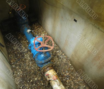 A water pipe and valve