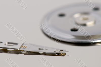 Hard disk drive