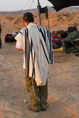 jewish praying  slodiers