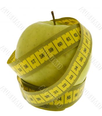 apple with measuring tape