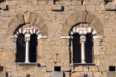 Volterra (Pisa) - Two mullioned windows