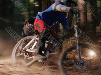 Blurred Mountainbiking