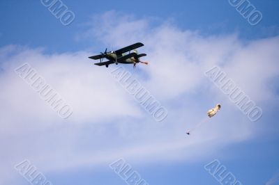 Parachute jumps from the plane