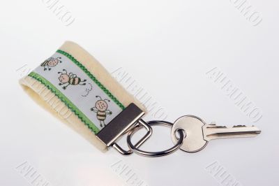 Pearl white key ring