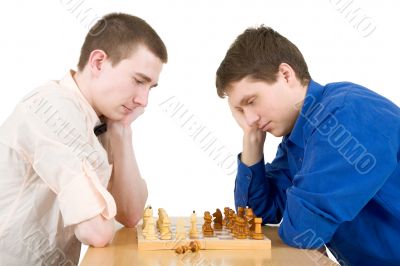 Men play chess
