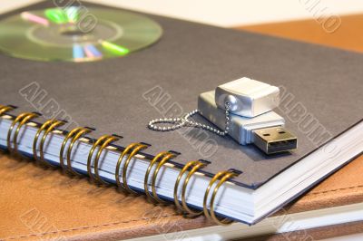 flash-drive &amp; cd &amp; 2 notebooks