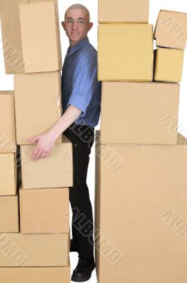 Messenger clamping between cardboard boxes