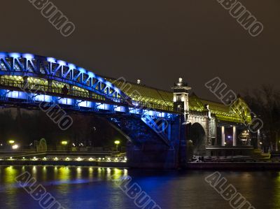 Foot bridge over the Moscow river. Night scene.