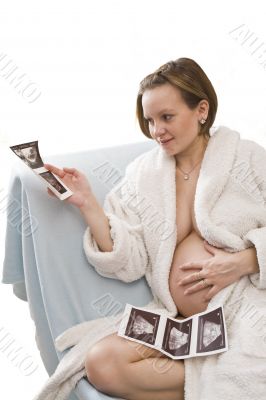 Pregnant woman and ultrasonic sonogram