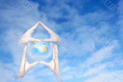 planet in hands