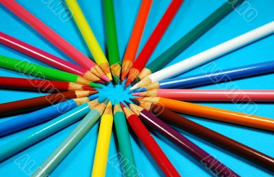 Pencil crayons in circle