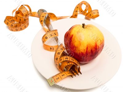  apple, fork and centimeter