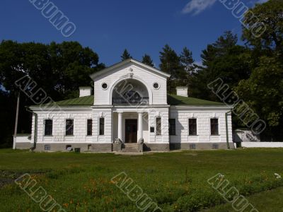 villa in Kashanovka`s park