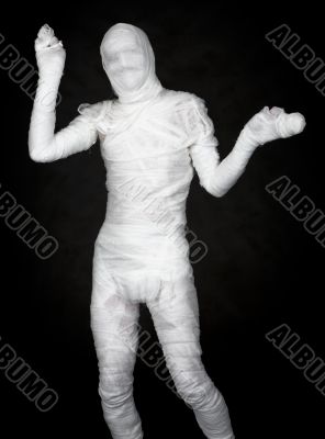The man representing a mummy