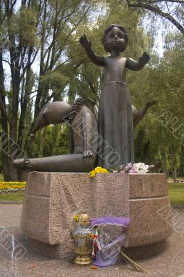 Babi Yar statue