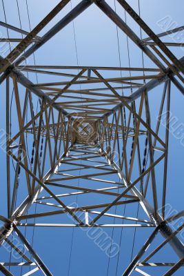 Support of overhead power transmission line