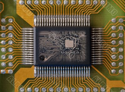 Integrated microcircuit