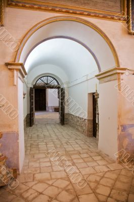 door short corridor