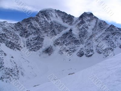 A mountain range Donguz-orun