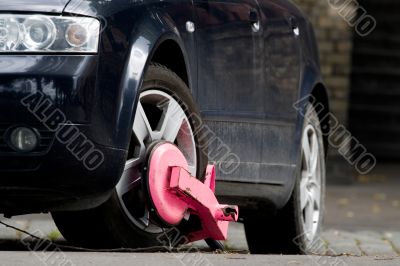 Clamped car