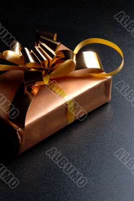 A single gift box