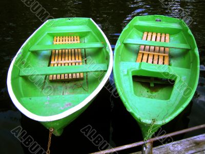 two green pair-oar