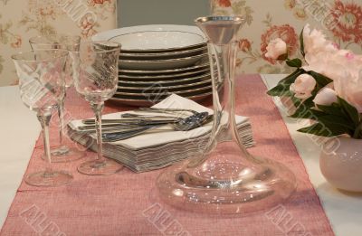 stylish table decoration in pink