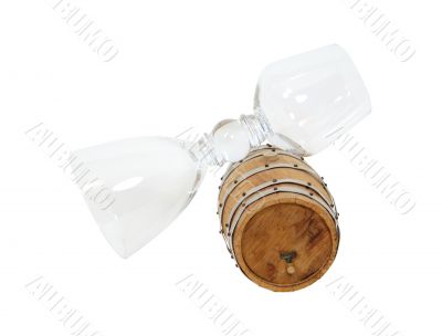 Double drinking glass and oak barrel