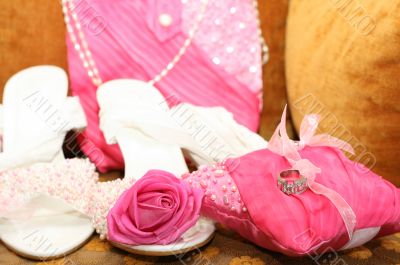 Wedding accessories with wedding rings
