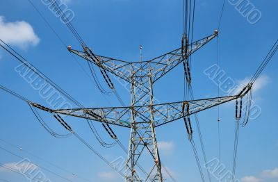 Two-tiered support of power transmission line Two-tiered support of power transmission line