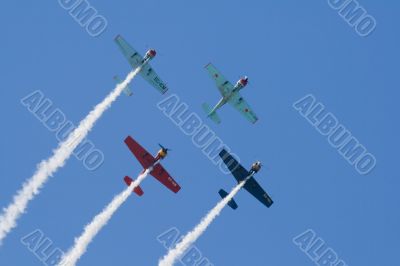 Acrobatic patrol of propeller