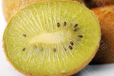 sliced kiwi