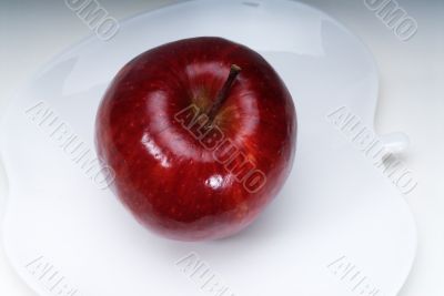 red apple