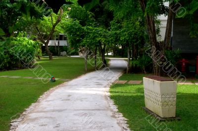 Curvy walkway