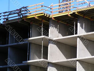 Cast concrete structure
