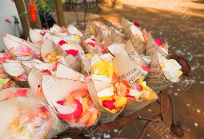 A flower and feather confetti