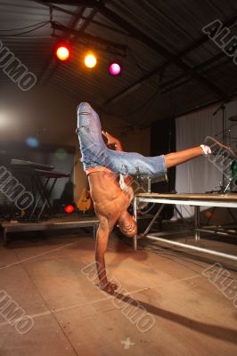 African freestyle hip-hop dancer