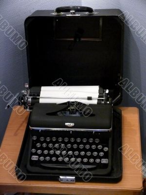 old fashion typewriter