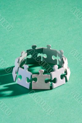 Small puzzle ring
