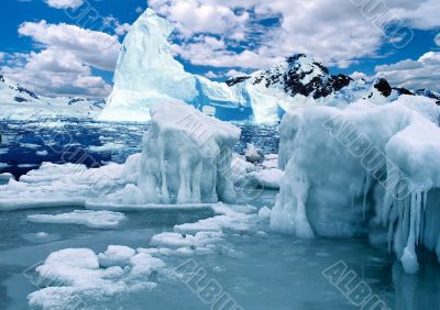 Antarctic ice-barrier