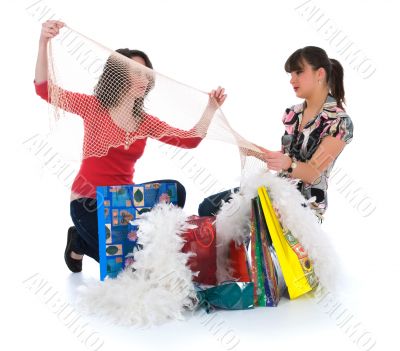 expressive girls shopping