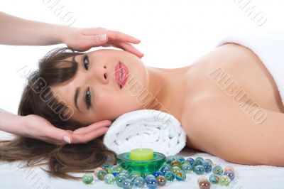 relax massage to the girl