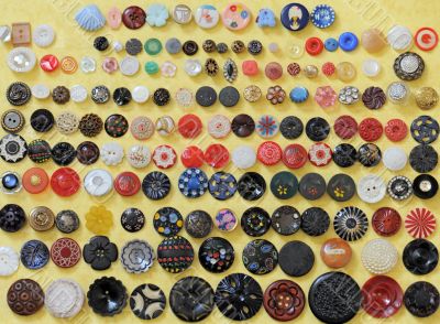 different color buttons