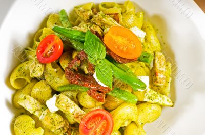 pasta pesto and vegetables