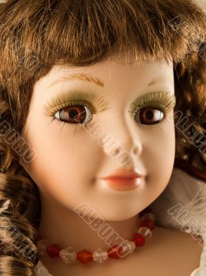 face of old doll