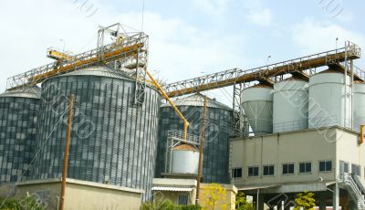 Grain elevator