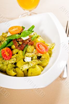 pasta pesto and vegetables
