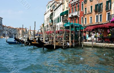 Mooring for gondolas