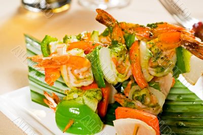shrimps and vegetables skewers