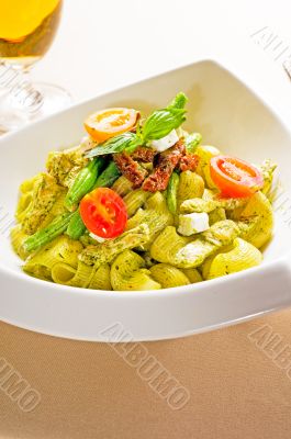 pasta pesto and vegetables